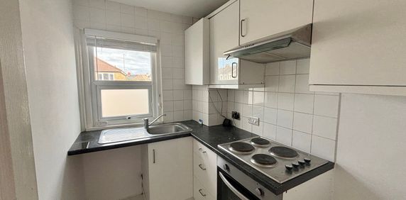 apartment to rent Westcourt Road, Worthing, BN14 - Photo 2