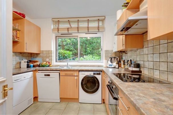 2 Bedroom Flat To Let - Photo 1