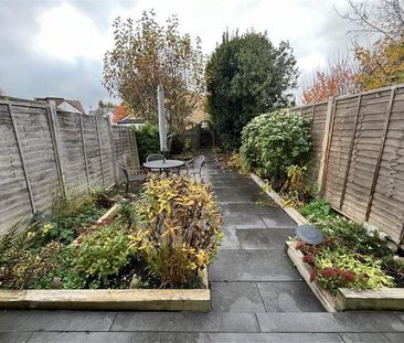 3 bedroom end of terrace house to rent - Photo 3