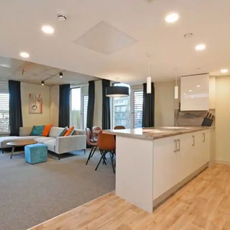 Platinum Studio - Photo 1