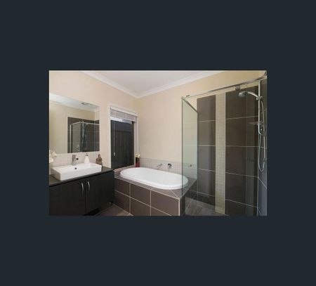 24 De Havilland Circuit, Williams Landing, Vic 3027 - Photo 5