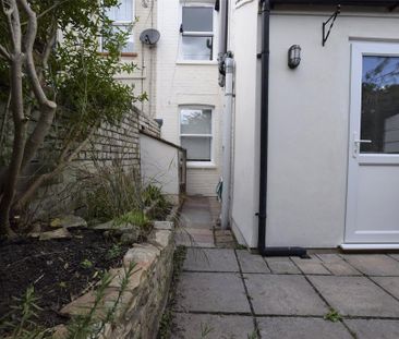 2 bedroom terraced house to rent - Photo 3