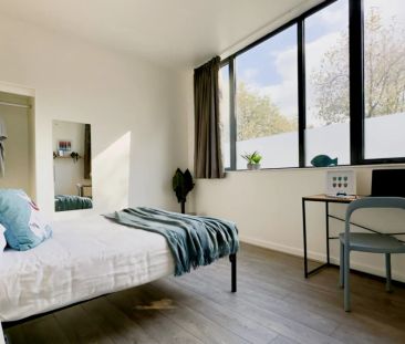 Flat 8 - 4 Bedroom House - Photo 3