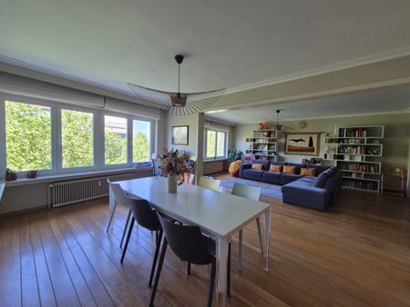 Tout savoir sur cet appartement à Forest, à Forest - Photo 2