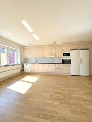 3:a Ekedalsgatan 9, Östermalm Skövde - Photo 1