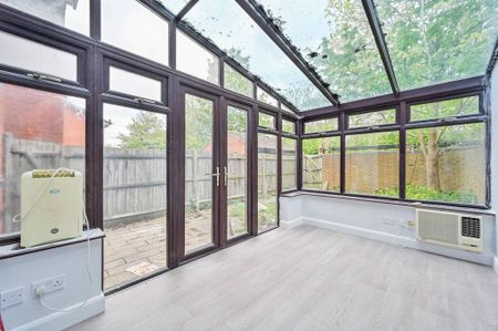 3 bedroom detached house to rent - Photo 4