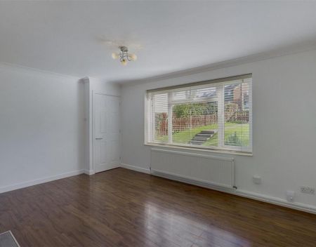 4 bedroom detached house to rent - Photo 5