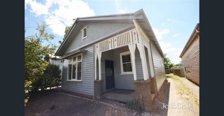 Home In super central location! - Photo 3