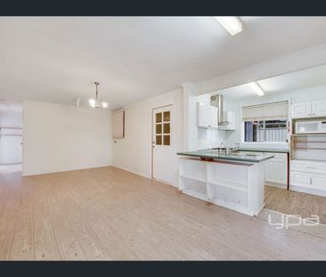 13 Glenmaggie Court, Meadow Heights, Vic 3048 - Photo 5