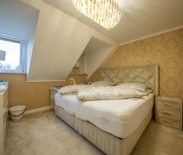 Altbaucharme trifft Komfort – Dachgeschosswohnung mit Klimaanlage - Foto 1