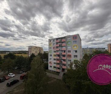 Pronájem celkově vybaveného bytu s balkonem a klimatizací 2+1 na ul... - Fotografie 1
