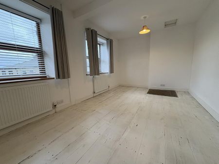 1 bedroom semi-detached house to rent - Photo 3