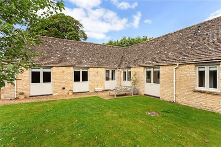 Refurbished three bedroom barn conversion - Photo 3