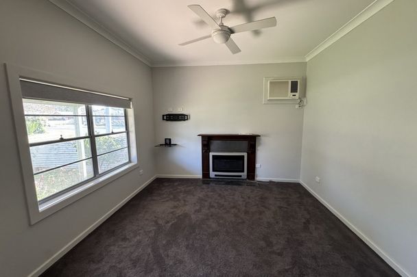 3 BEDROOM HOME NEXT TO GOLF COURSE! - Photo 1