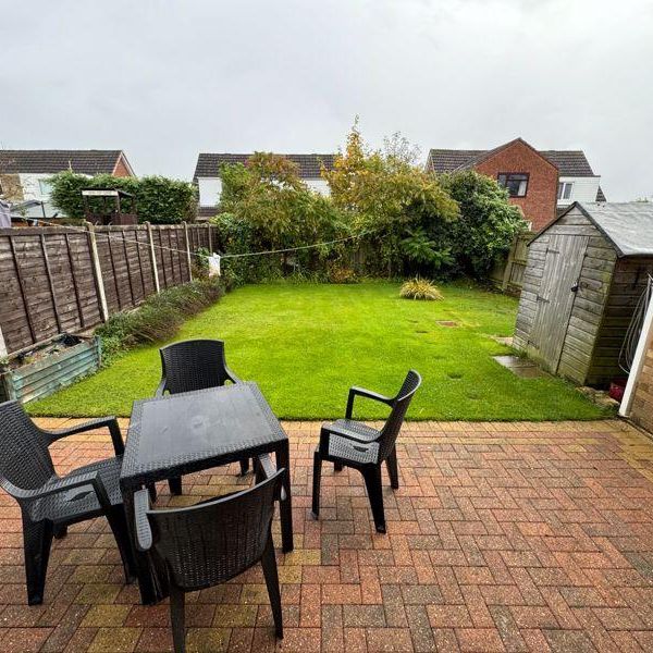 3 bedroom semi-detached house to rent - Photo 2