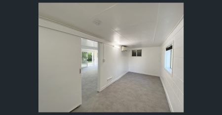 DOWNSTAIRS FLAT - WALK TO TOWN - Photo 3