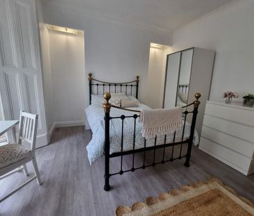 1 bedroom in a house share to rent - Photo 1