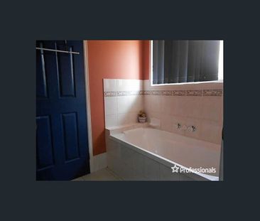 Family Living in a Quiet Hillcrest Cul-de-Sac - Photo 5