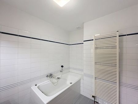 Ruim duplex-appartement met 3 slaapkamers in centrum Dilbeek - Foto 2