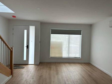 Quality And Style, Ready to Move In - Photo 2