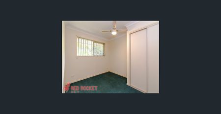 ONE BEDROOM UNIT - WALKING DISTANCE TO TRAIN & SHOPS - Photo 2