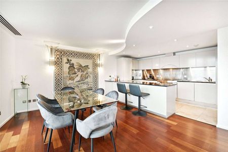 Three bedroom two level penthouse, spacious with spectacular views of the London Eye. - Photo 3