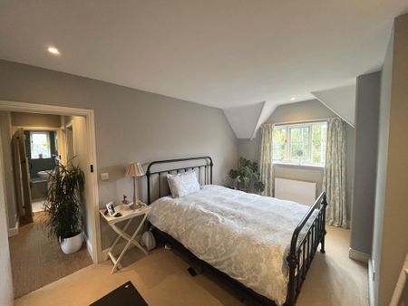 3 bedroom semi-detached house to rent - Photo 3