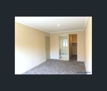 Perfect for almost any family to move-in! Great location in Truganina！ - Photo 2