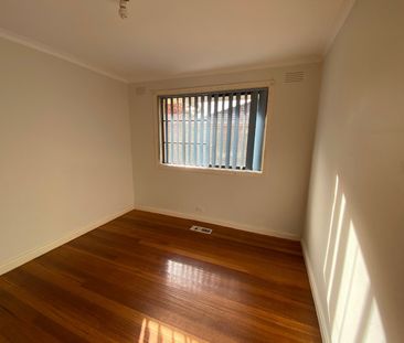 26 Ridge Drive, Avondale Heights VIC 3034 - Photo 1