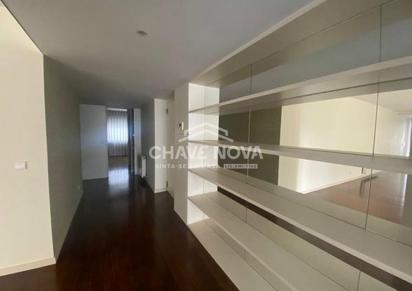 Apartamento T5 em Porto