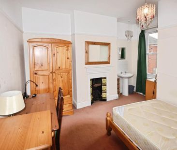 6 bedroom terraced house to rent - Photo 4