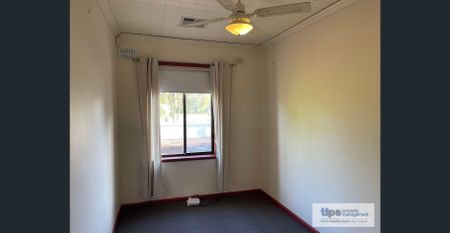 NEAT & TIDY FAMILY HOME - Photo 4