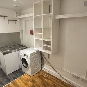 The Avenue - Photo 2