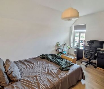 Lichtrijk en ruim appartement met 3 kamers in centrum Poperinge. - Foto 4
