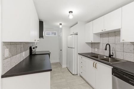 For Lease - 111 Riverside Drive, Oshawa, Ontario - Photo 4