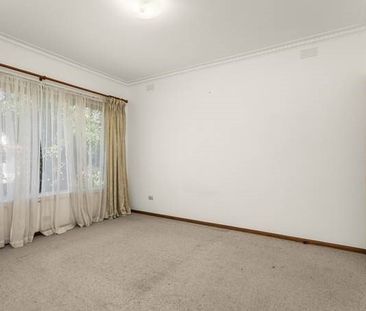 1 Rhonda Court, Moorabbin - Photo 2