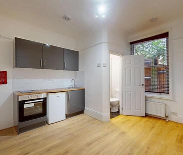 Studio to rent - Photo 3