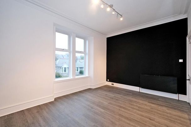 4 bedroom flat to rent - Photo 1
