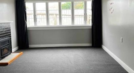 Handy two-bedroom - Photo 2