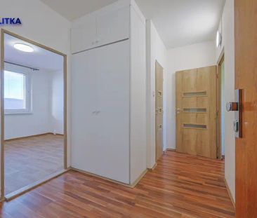 Pronájem, byt 2+1, Hranice, ul. Hromůvka - Fotografie 1