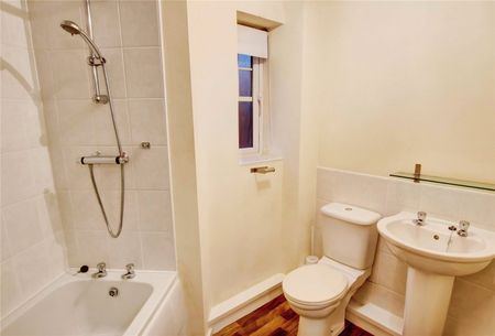 Sanderson Villas, St James Village, Gateshead, NE8 3BU - Photo 2