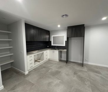 2 BEDROOM TOWNHOUSE! - Photo 4