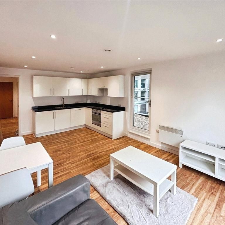 2 bedroom flat to rent - Photo 1