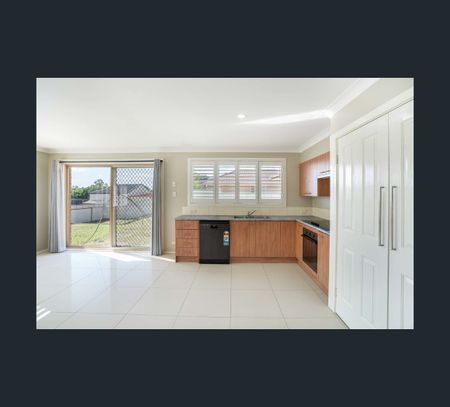 12 Holliday Cl, Rutherford, NSW 2320 - Photo 5