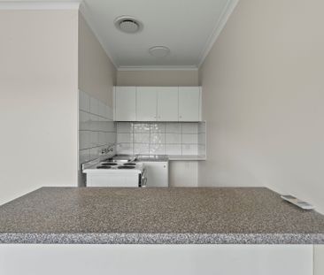 Studio Living in the Heart of St Kilda - Photo 4