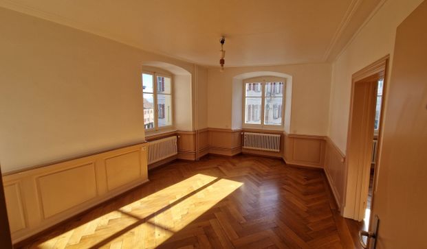 Charmant appartement de 5.5 pièces au cœur de la vieille ville de Delémont - Photo 1