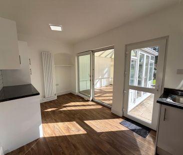 3 bedroom semi-detached to let - Photo 6