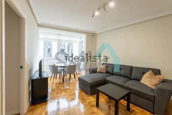 Alquiler de piso en Calle Fermín Canella - Foto 1