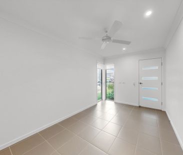 For Lease: Modern Family Living at 13 Brunner Drive, Park Ridge! - Photo 4