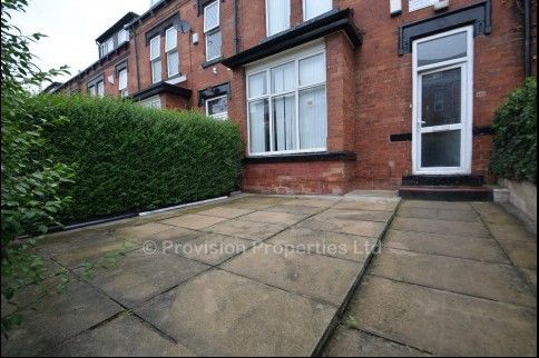 8 Bedroom Student Houses in Hyde Park - Photo 1